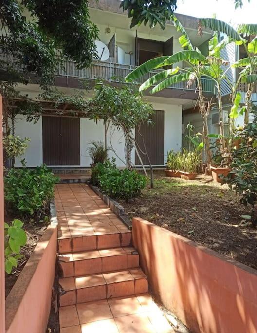 Appartement Idealement Situe Saint-Denis Exterior foto